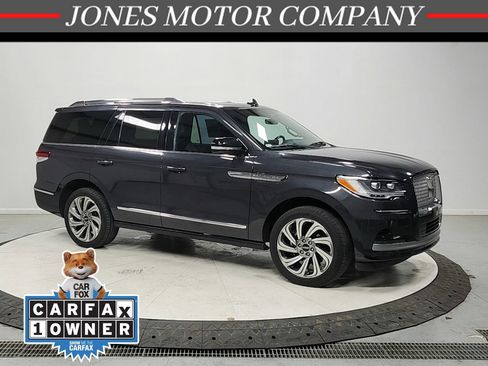 Used 2023 Lincoln Navigator Reserve AWD/4WD image 1