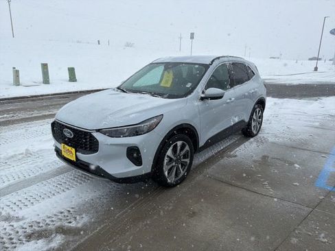 Used 2025 Ford Escape Platinum image 7