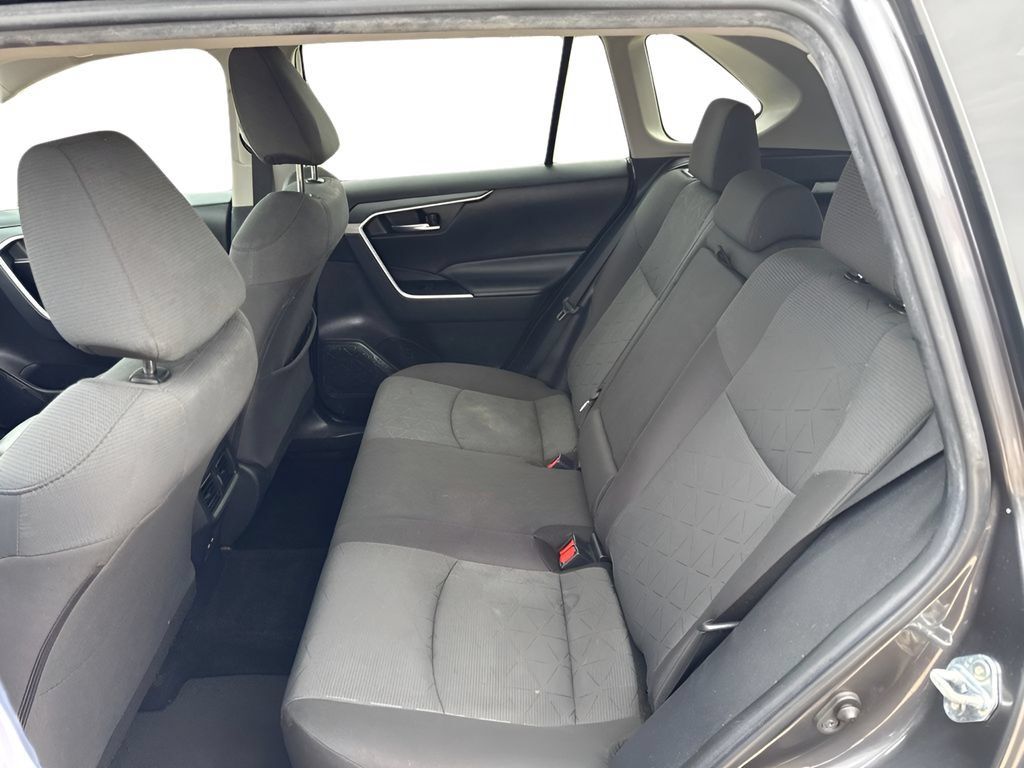 Used 2022 Toyota RAV4 XLE FWD image 23