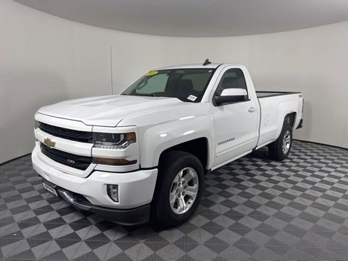 Used 2018 Chevrolet Silverado 1500 LT w/ LT Convenience Package image 6