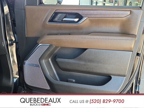 Used 2025 GMC Yukon Denali Ultimate AWD/4WD image 30