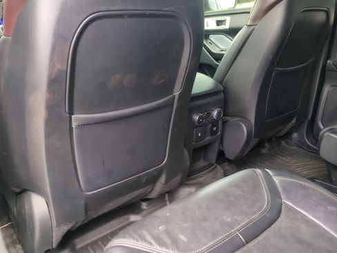 Used 2020 Ford Explorer Platinum w/ Premium Technology Package AWD/4WD image 18