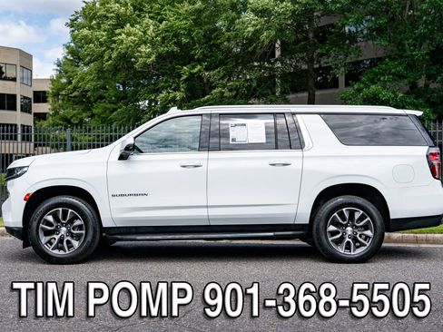 Used 2022 Chevrolet Suburban LT w/ Luxury Package RWD image 9