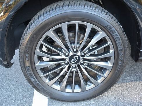 Used 2024 INFINITI QX80 Sensory image 13