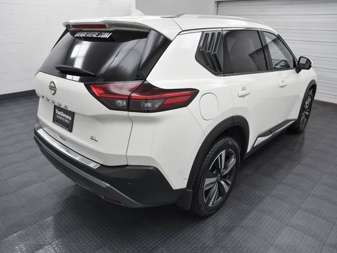 Used 2023 Nissan Rogue SL w/ SL Premium Package image 7