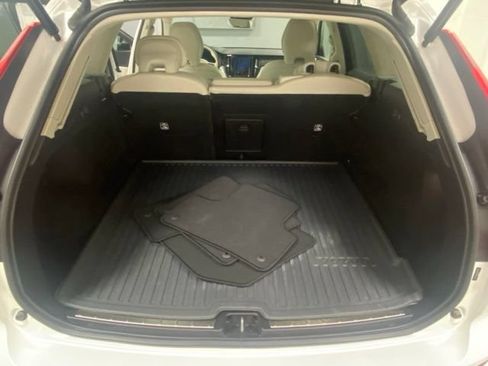 Used 2024 Volvo XC60 B5 Plus w/ Climate Package AWD/4WD image 9