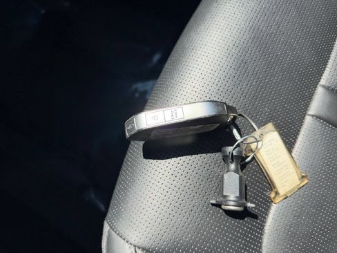 Used 2024 Kia Sorento S FWD image 21