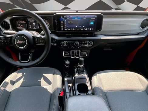 Used 2025 Jeep Wrangler Unlimited Sport AWD/4WD image 15