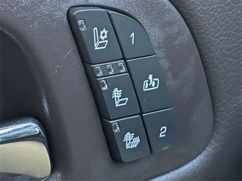 Used 2013 GMC Yukon XL Denali image 22