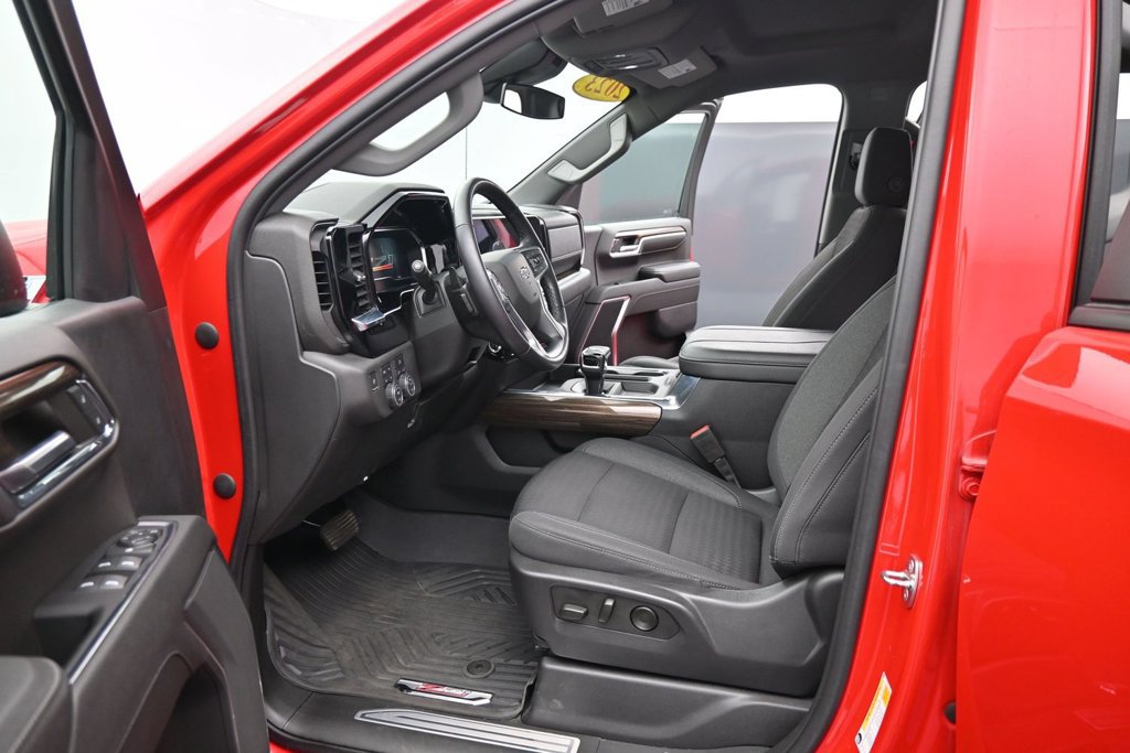 Used 2023 Chevrolet Silverado 1500 RST AWD/4WD image 17