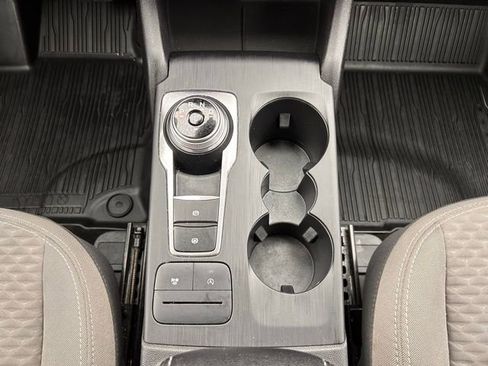 Used 2021 Ford Escape SE w/ SE Sport Appearance Package image 19