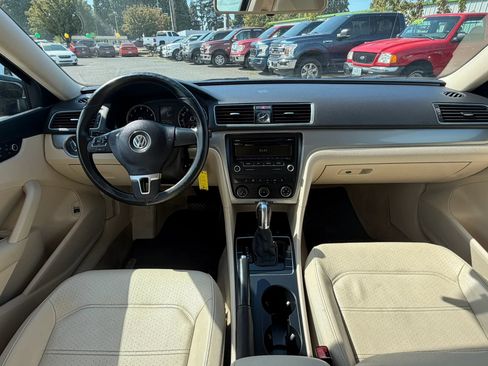 Used 2014 Volkswagen Passat 1.8T Wolfsburg Edition FWD image 12