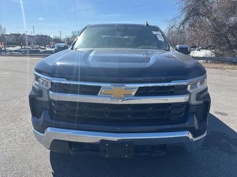Used 2022 Chevrolet Silverado 1500 LT image 2