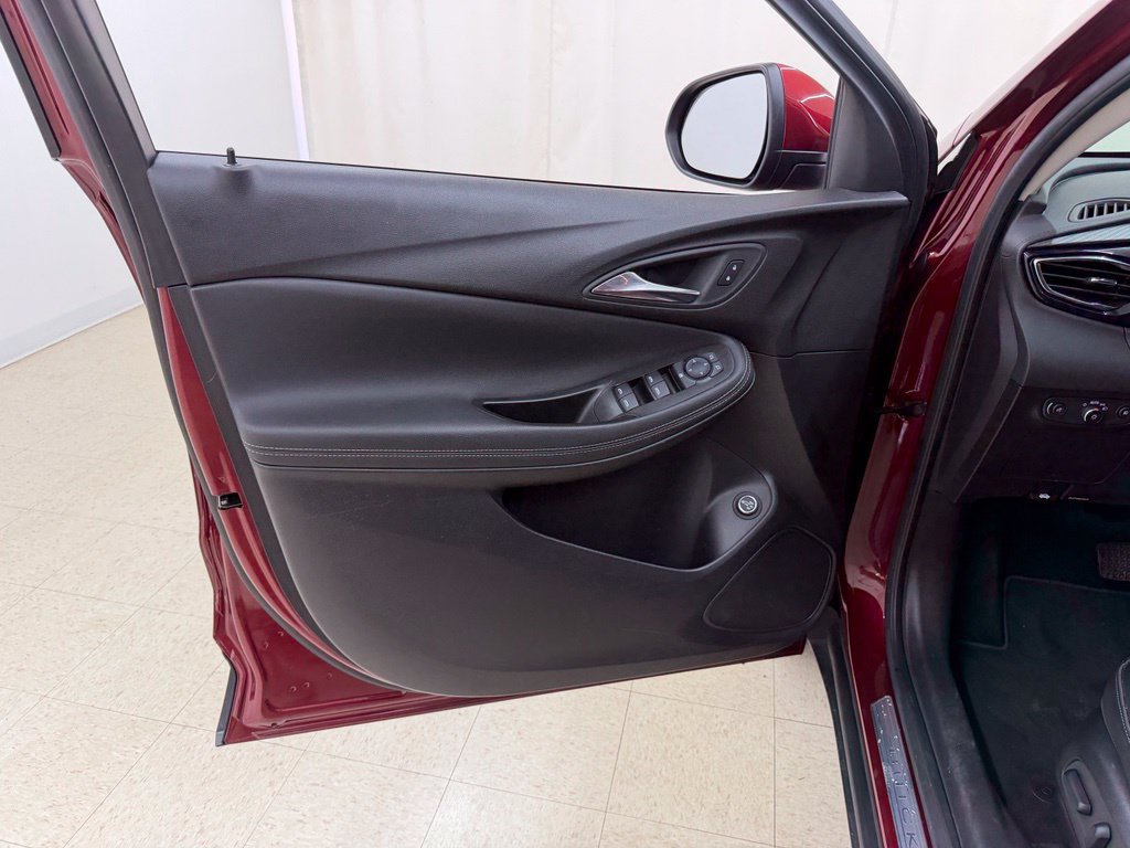 Used 2023 Buick Encore GX Select FWD image 17