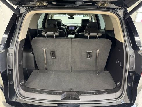 Used 2019 GMC Acadia Denali w/ Technology Package AWD/4WD image 6