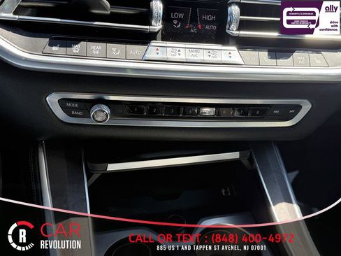 Used 2019 BMW X5 xDrive50i w/ M Sport Package image 11