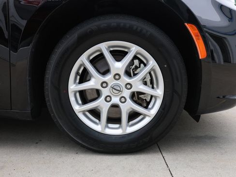 Used 2024 Chrysler Pacifica Touring-L FWD image 42