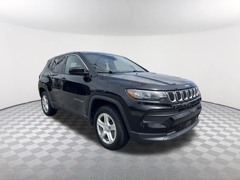 Used 2023 Jeep Compass Sport AWD/4WD image 3