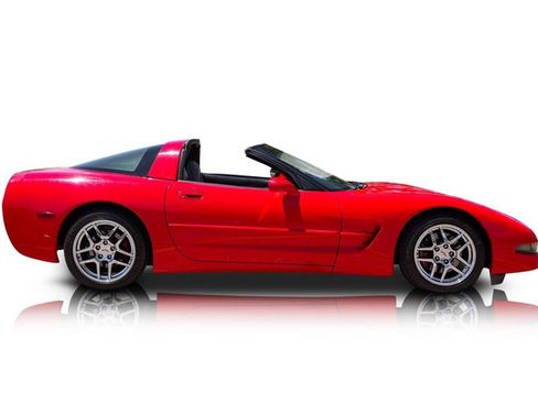 Used 1999 Chevrolet Corvette Coupe w/ Memory Pkg image 2