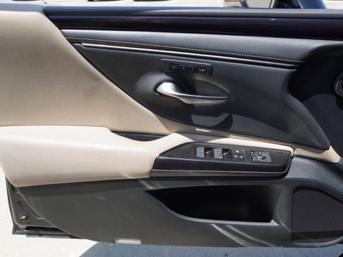 Used 2019 Lexus ES 350 w/ Premium Package FWD image 17