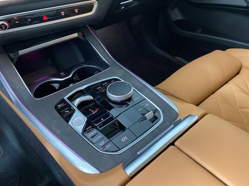 Used 2026 BMW X7 xDrive40i w/ Premium Package image 18