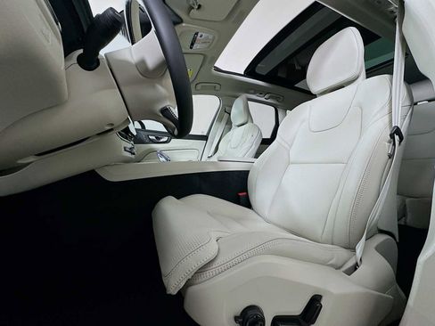 New 2026 Volvo XC60 B5 Ultra w/ Climate Package PRO image 18