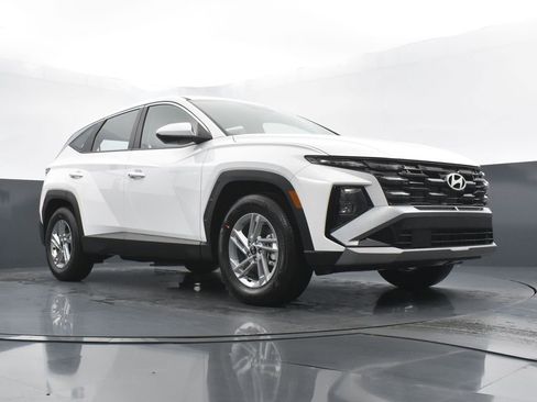 Used 2025 Hyundai Tucson SE image 20