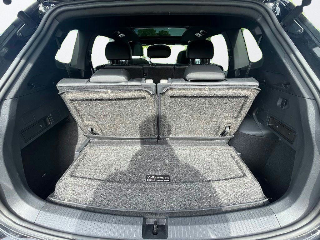 Used 2020 Volkswagen Tiguan SEL Premium R-Line w/ 3rd Row Seat Package AWD/4WD image 31