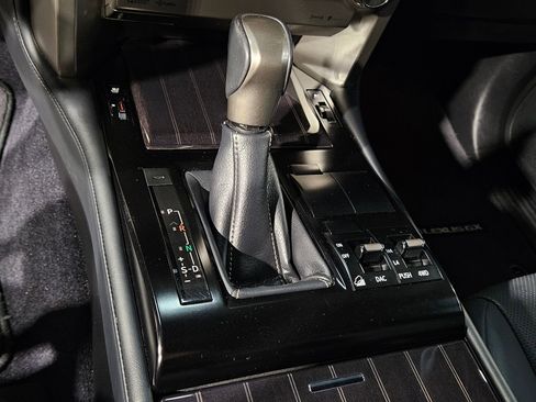 Used 2021 Lexus GX 460 Premium image 34