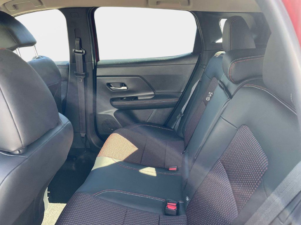 Used 2025 Nissan Kicks SR FWD image 15