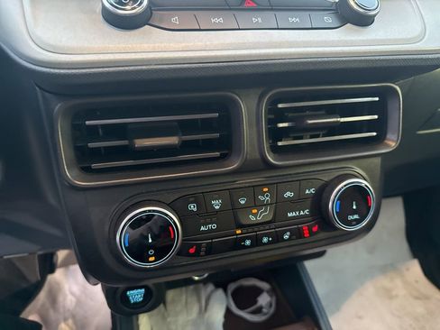 Used 2024 Ford Maverick Lariat AWD/4WD image 12