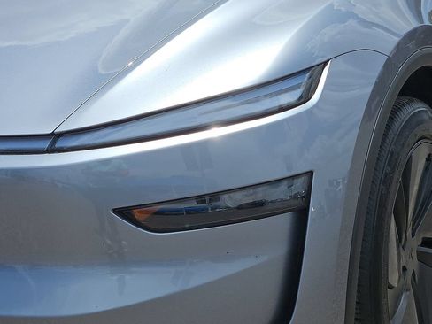 Used 2026 Tesla Model Y Long Range AWD/4WD image 7