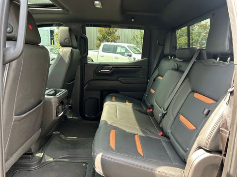 Used 2023 GMC Sierra 1500 AT4 w/ AT4 Premium Package AWD/4WD image 16