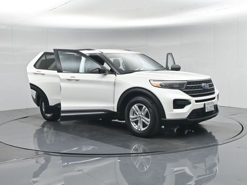 Used 2023 Ford Explorer XLT RWD image 35