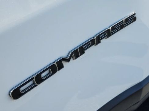 Used 2021 Jeep Compass Limited w/ Sun and Sound Group AWD/4WD image 19