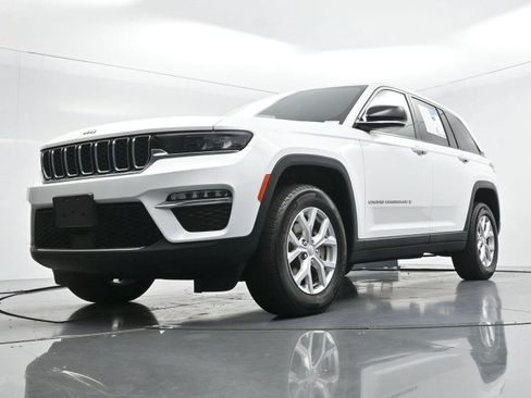 Used 2023 Jeep Grand Cherokee Limited AWD/4WD image 47