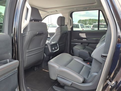 Used 2025 Ford Expedition Max Active AWD/4WD image 24