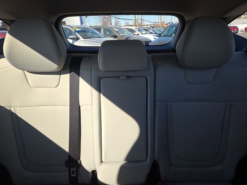 Used 2025 Hyundai Tucson SE image 13