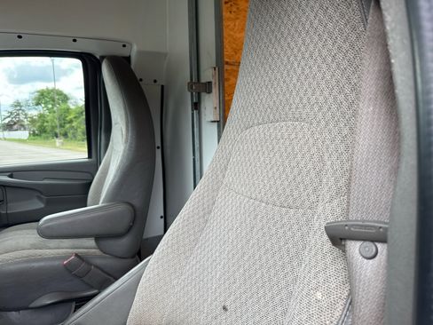 Used 2012 GMC Savana 3500 image 10