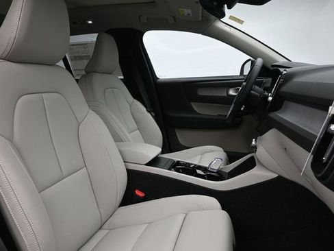 New 2026 Volvo XC40 B5 Ultra w/ Protection Package Premier AWD/4WD image 35