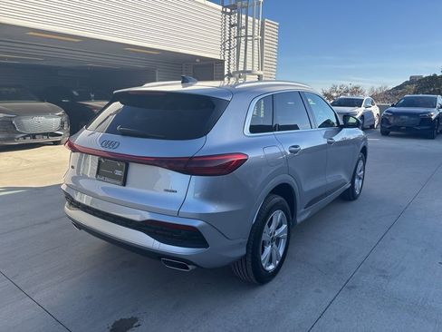 Used 2025 Audi Q5 Premium w/ Convenience Package image 6