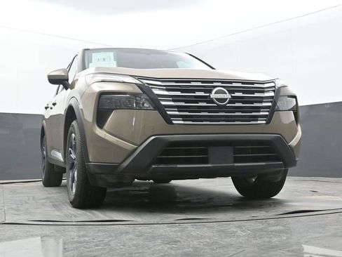 Used 2025 Nissan Rogue SV image 59