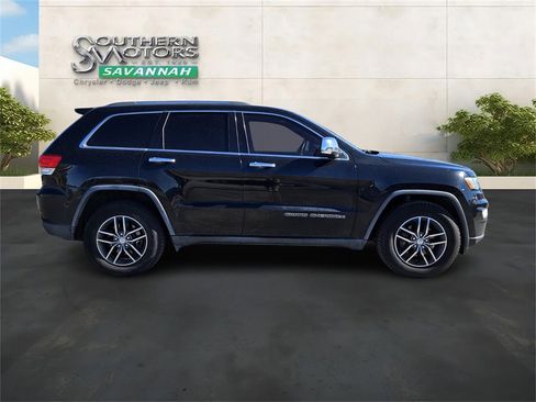 Used 2018 Jeep Grand Cherokee Limited image 6