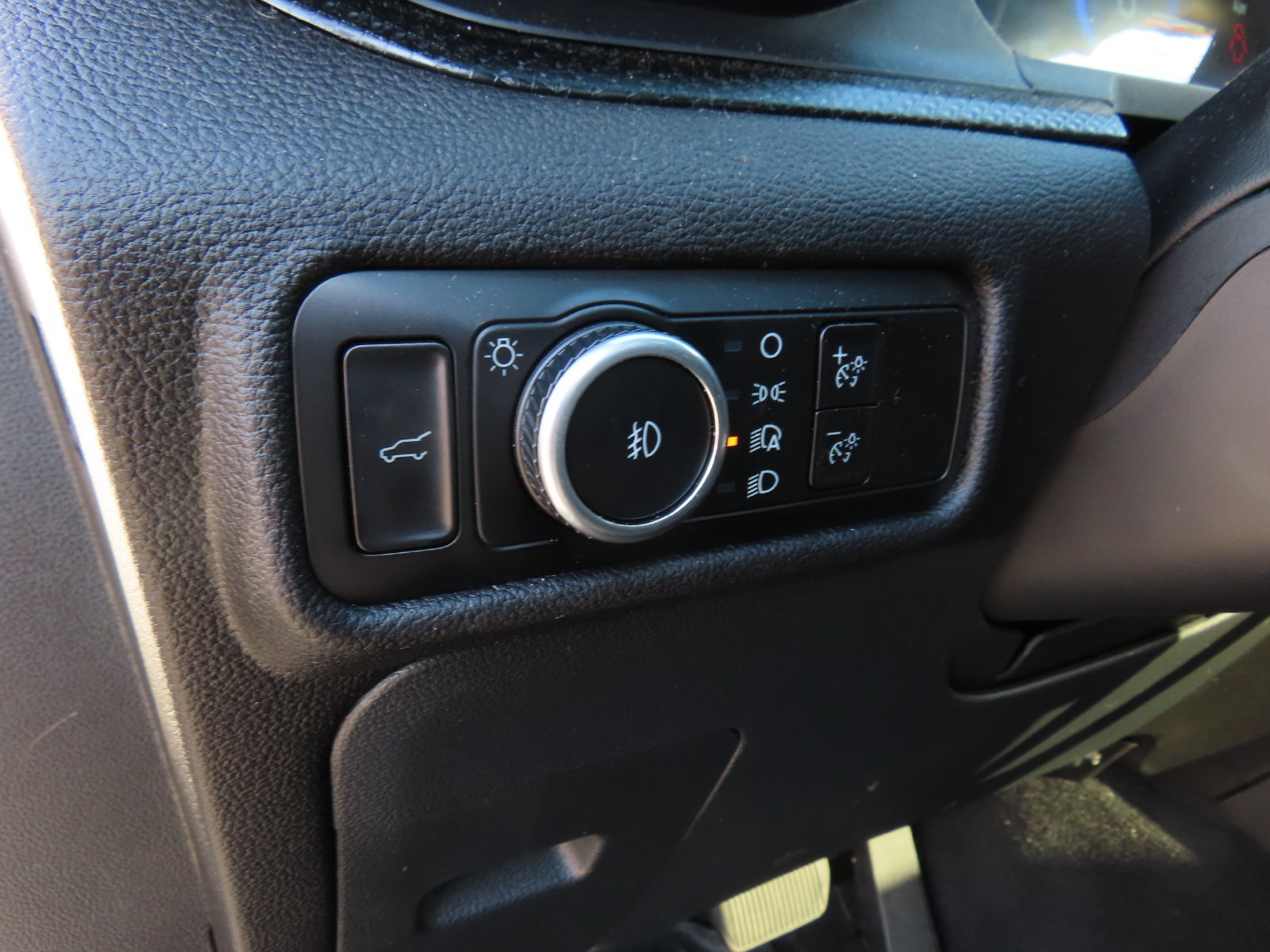 Used 2023 Ford Explorer ST w/ Equipment Group 401A AWD/4WD image 14
