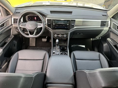 Certified 2023 Volkswagen Atlas SE w/ Panoramic Sunroof Package image 33
