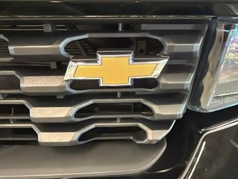 Used 2020 Chevrolet Silverado 1500 Custom w/ Custom Value Package AWD/4WD image 8