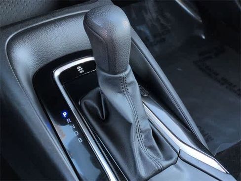 Used 2023 Toyota Corolla LE image 32