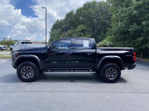 Used 2026 Chevrolet Colorado ZR2 w/ Technology Package AWD/4WD image 6