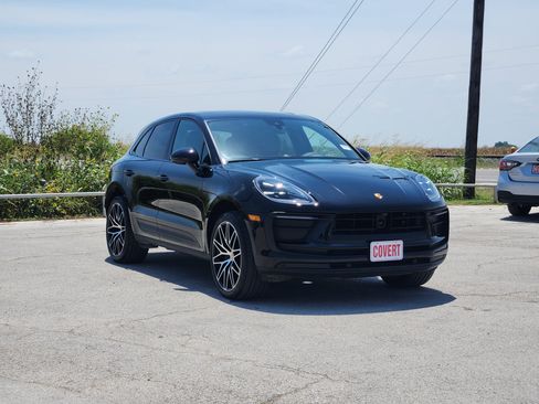 Used 2023 Porsche Macan AWD/4WD image 3