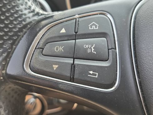 Used 2015 Mercedes-Benz C 300 4MATIC Sedan image 28